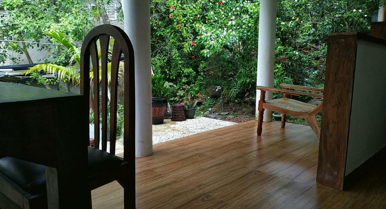 Top Rock Villa Unawatuna Exterior photo