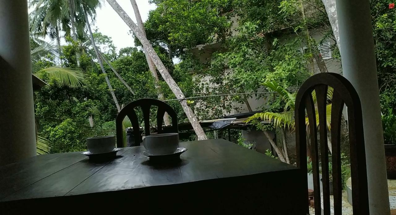 Top Rock Villa Unawatuna Exterior photo